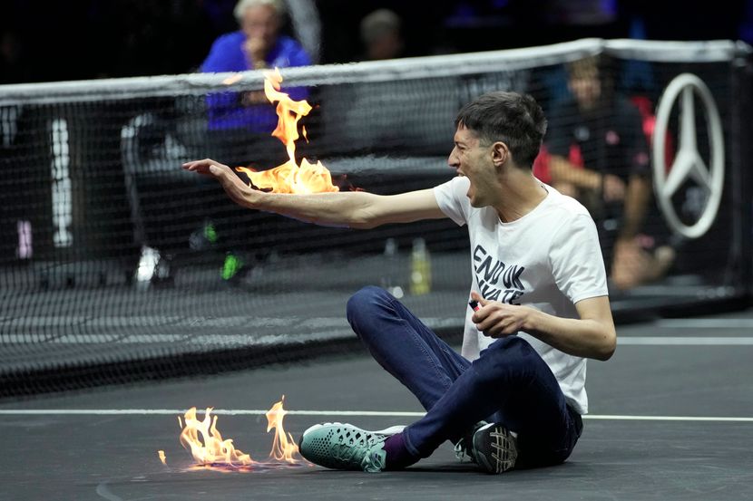 Мъж се самозапали на Laver Cup