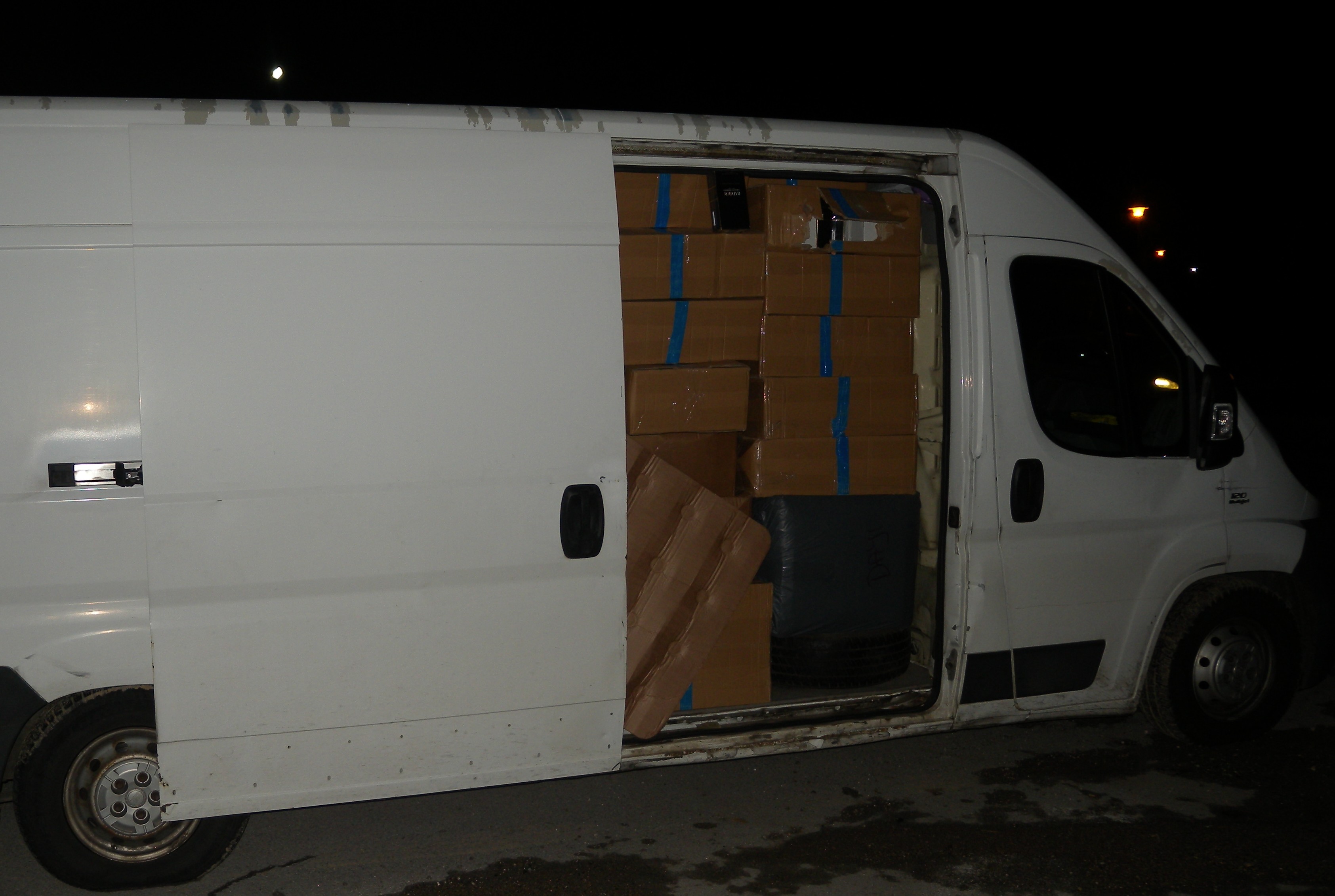 Иззеха голямо количество стоки, имитиращи известни търговски марки