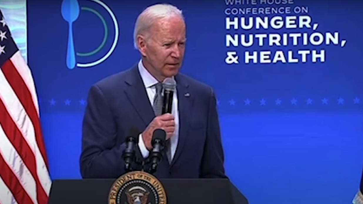 Байдън призова починал през август конгресмен да се представи на конференция (ВИДЕО)