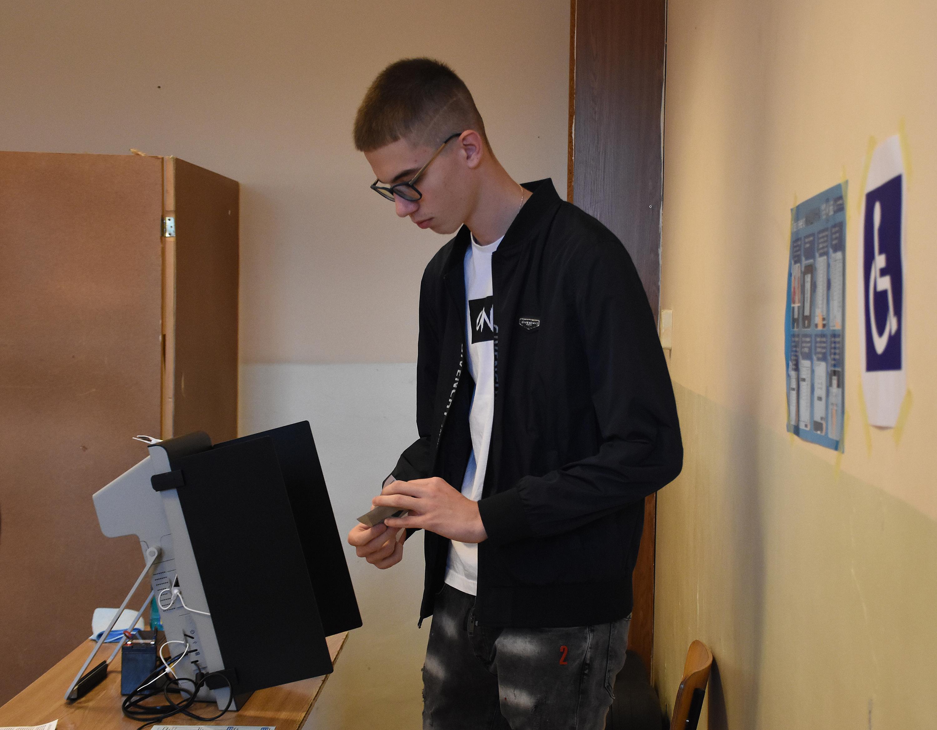 Вижте как върви гласуването към 11 часа