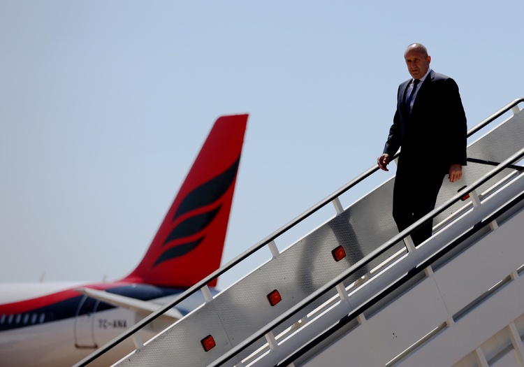 Радев ще участва в неформалния Европейски съвет в Прага