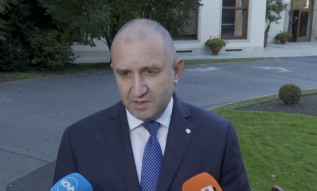 Румен Радев от Чехия: България има нужда от междинна платформа изтребители (ВИДЕО)