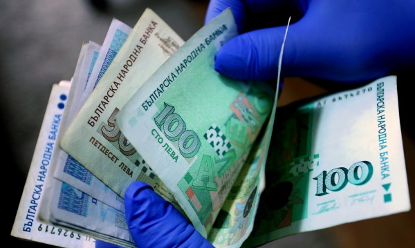 Мъж изтегли кредити за 150 000 лева с фалшиви документи