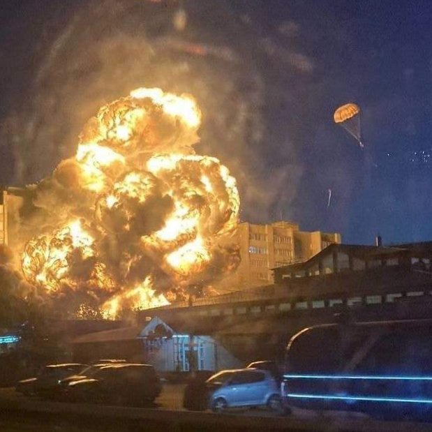 Трима загинаха при инцидента с военен самолет в руския град Ейск (ВИДЕО)