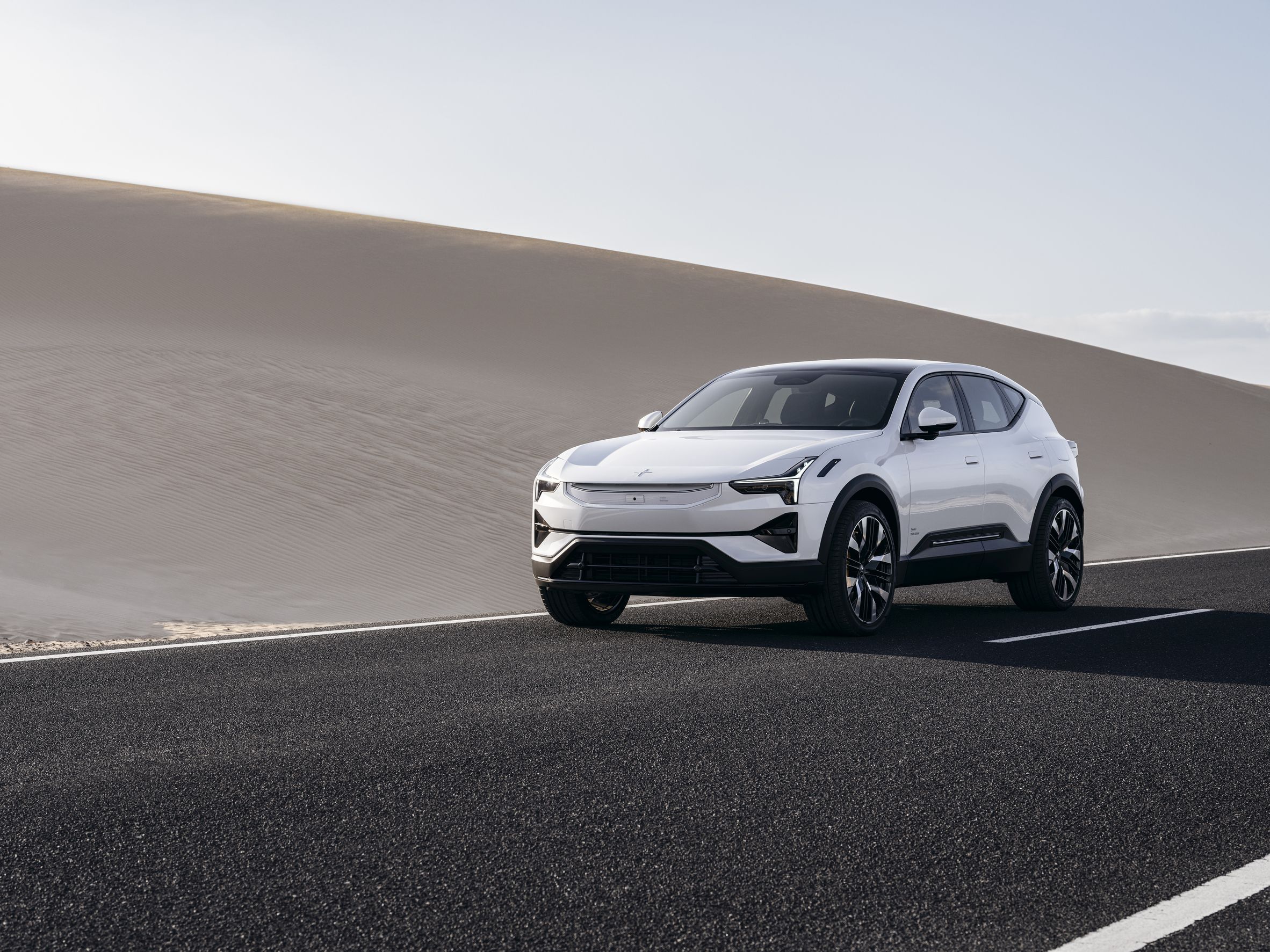 Eлектрически SUV с 517 к. с. и пробег 600 км
