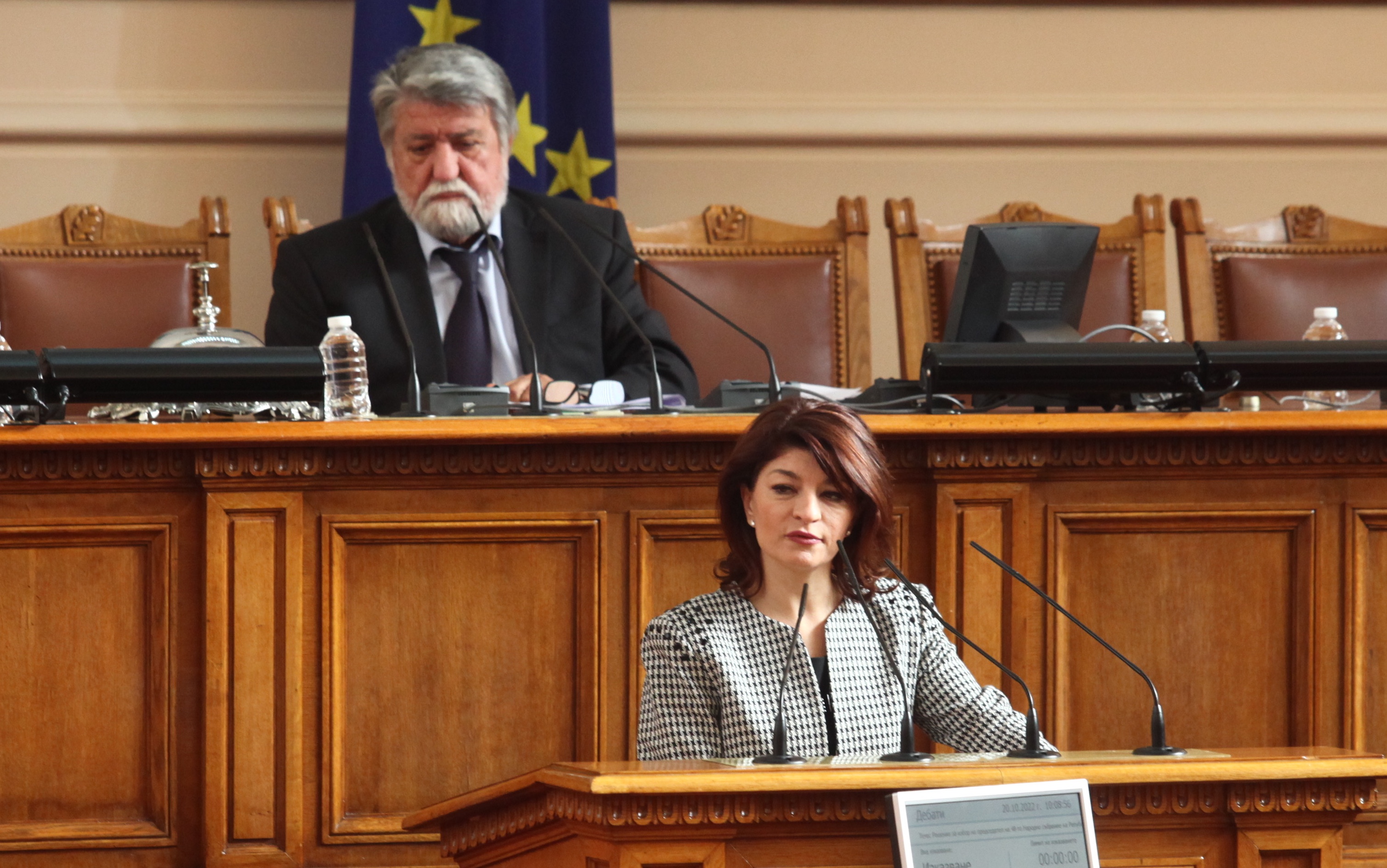 Десислава Атанасова: Готови сме да оттеглим номинацията на Росен Желязков