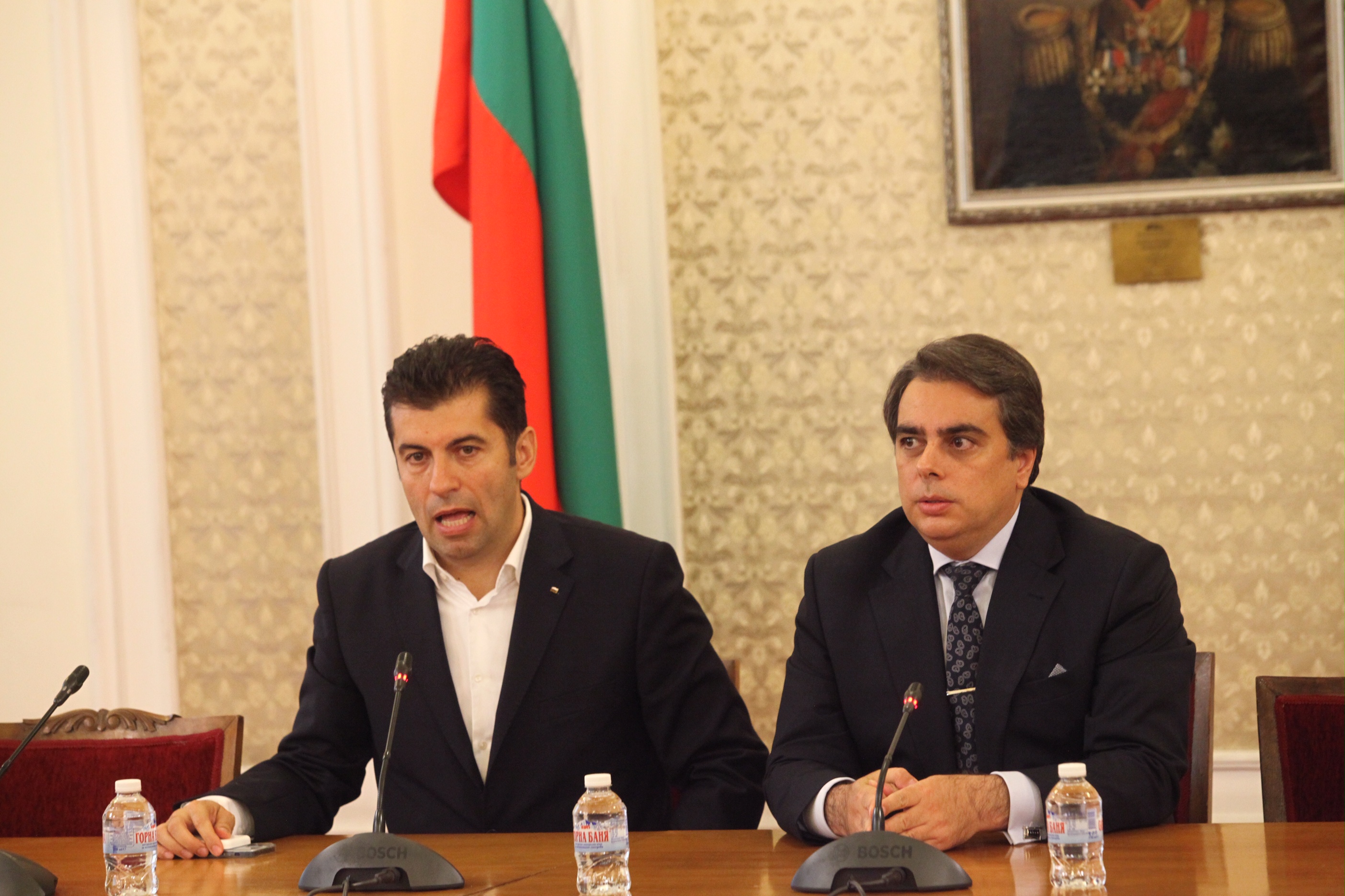 Никой не дойде на срещата с ПП