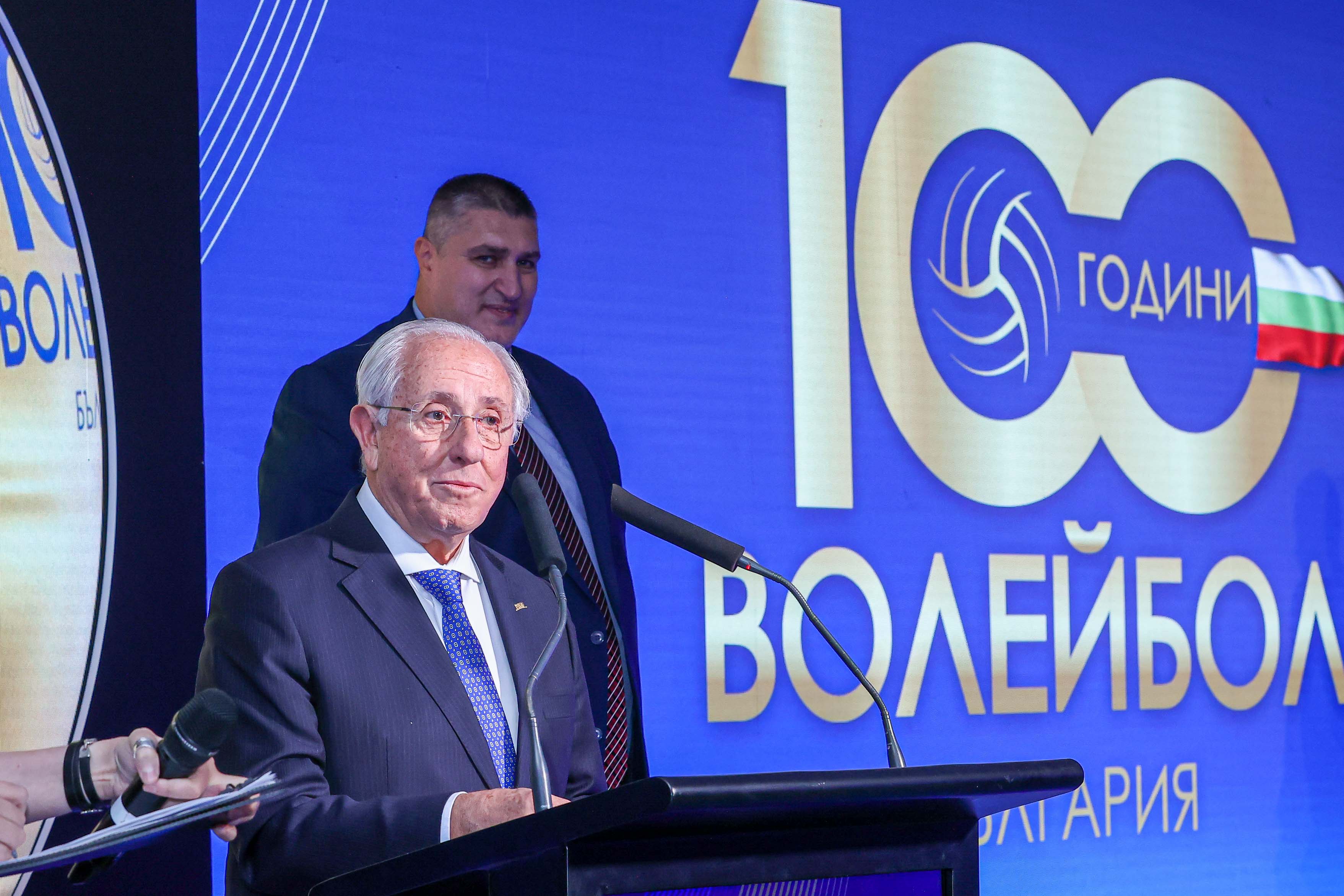 Д-р Ари Граса, президент на FIVB:  Световният волейбол се нуждае от България