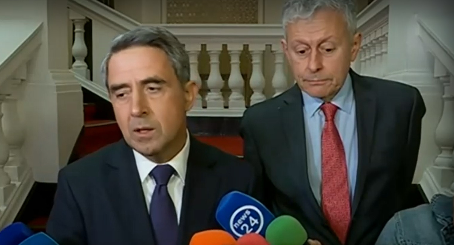 "Демократична България" официално отказа участие в срещите с контактната група