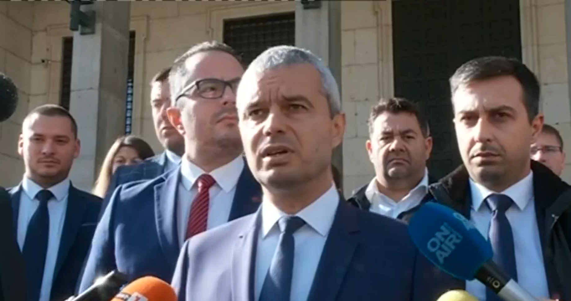 Костадин Костадинов: Ще предложим референдум за запазване на българския лев