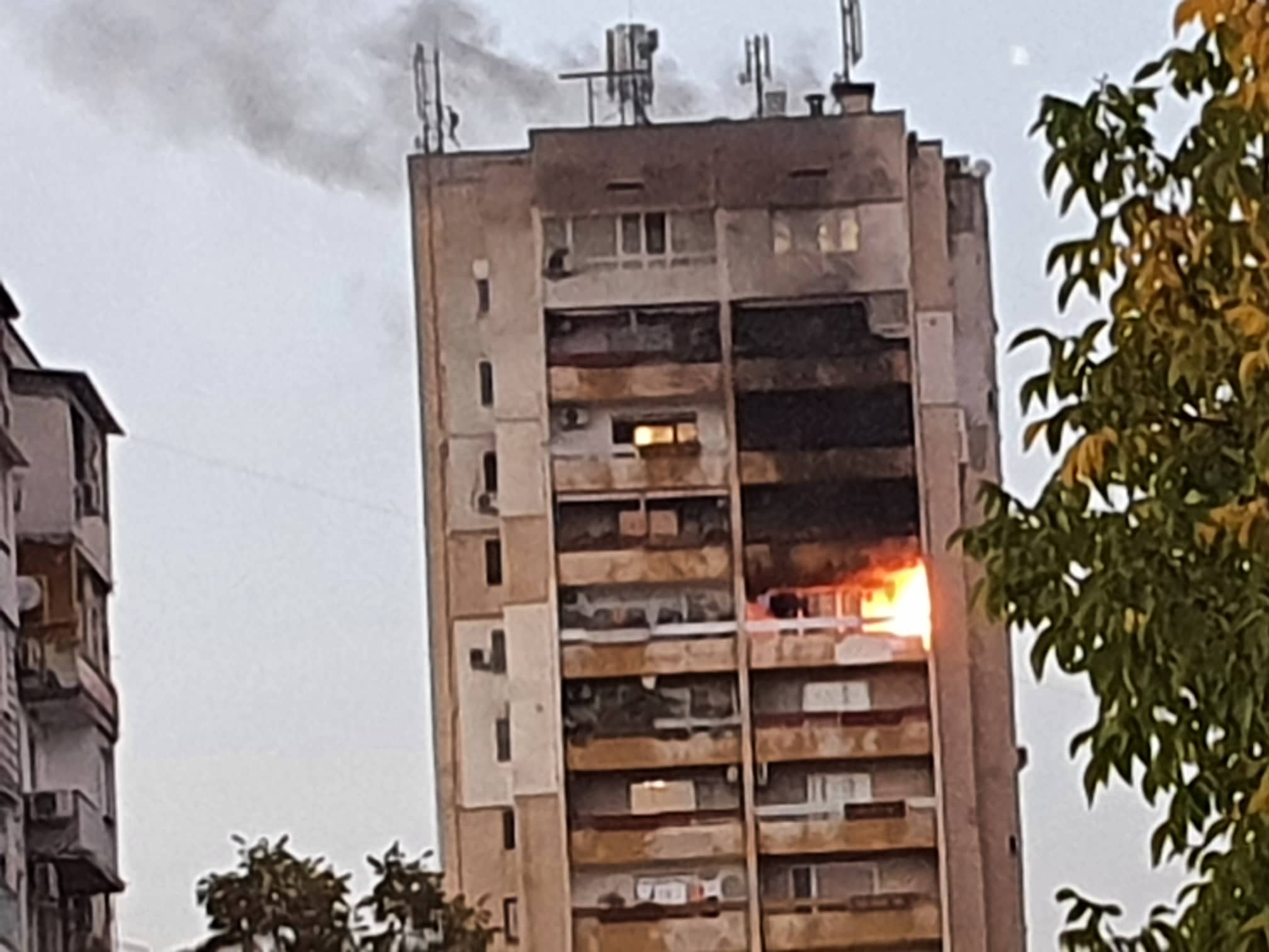Пламна жилищен блок в Пловдив