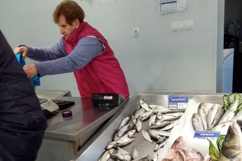 Рибарите стягат мрежи за лефер