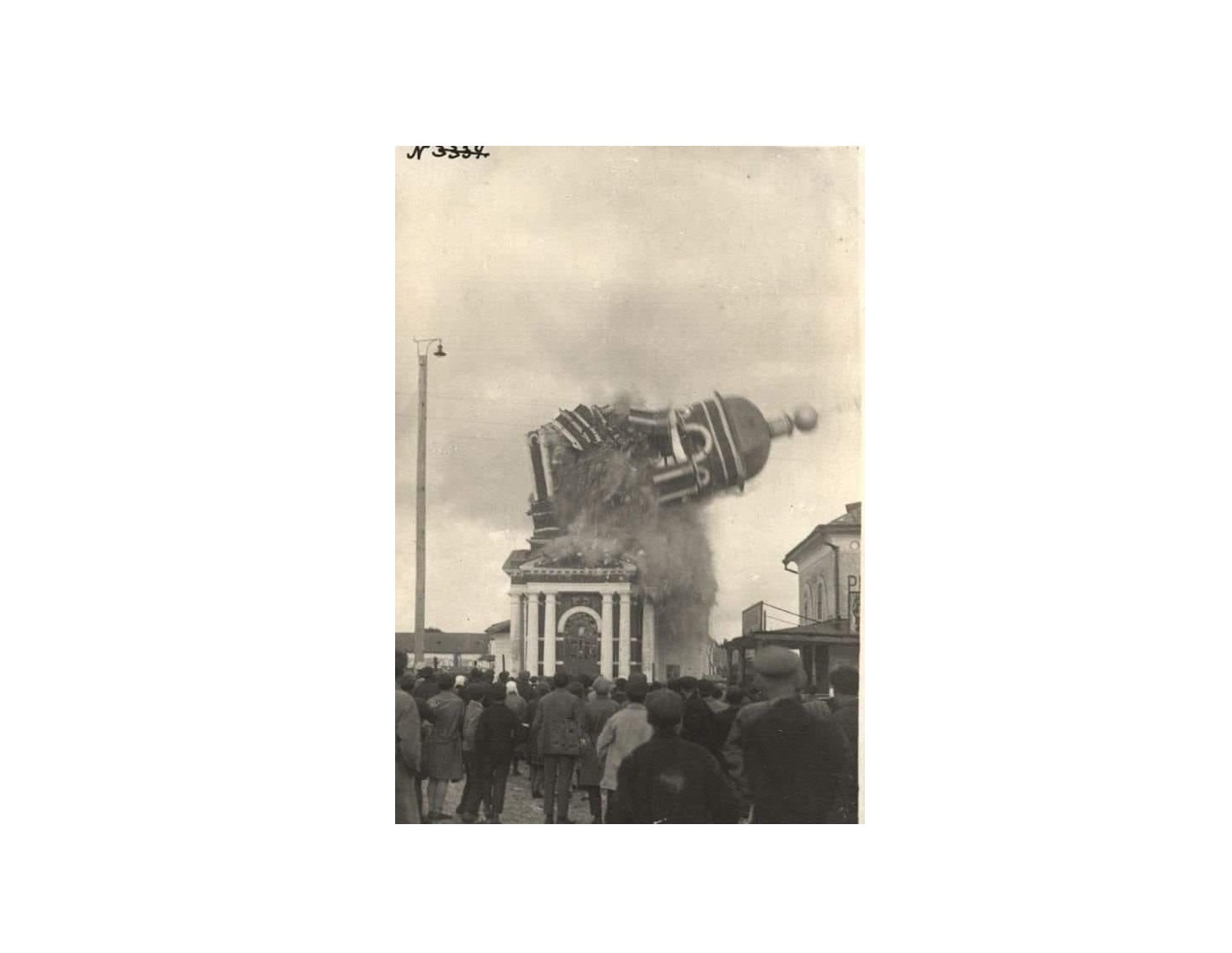 На днешния ден, по стар стил, през 1917 г. е извършен болшевишкият преврат
