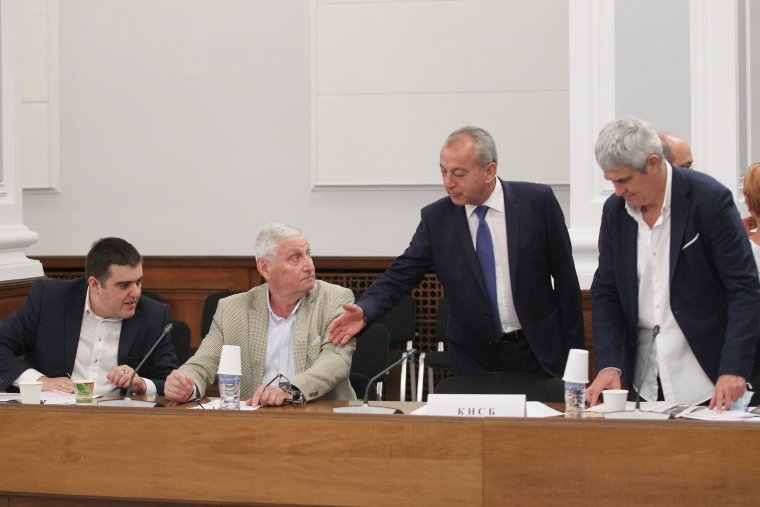 Съветът за тристранно сътрудничество разглежда "удължителен закон" за бюджета