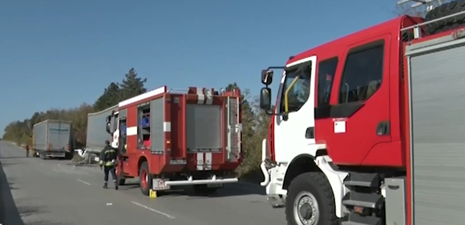 Два камиона се сблъскаха между Мездра и Враца