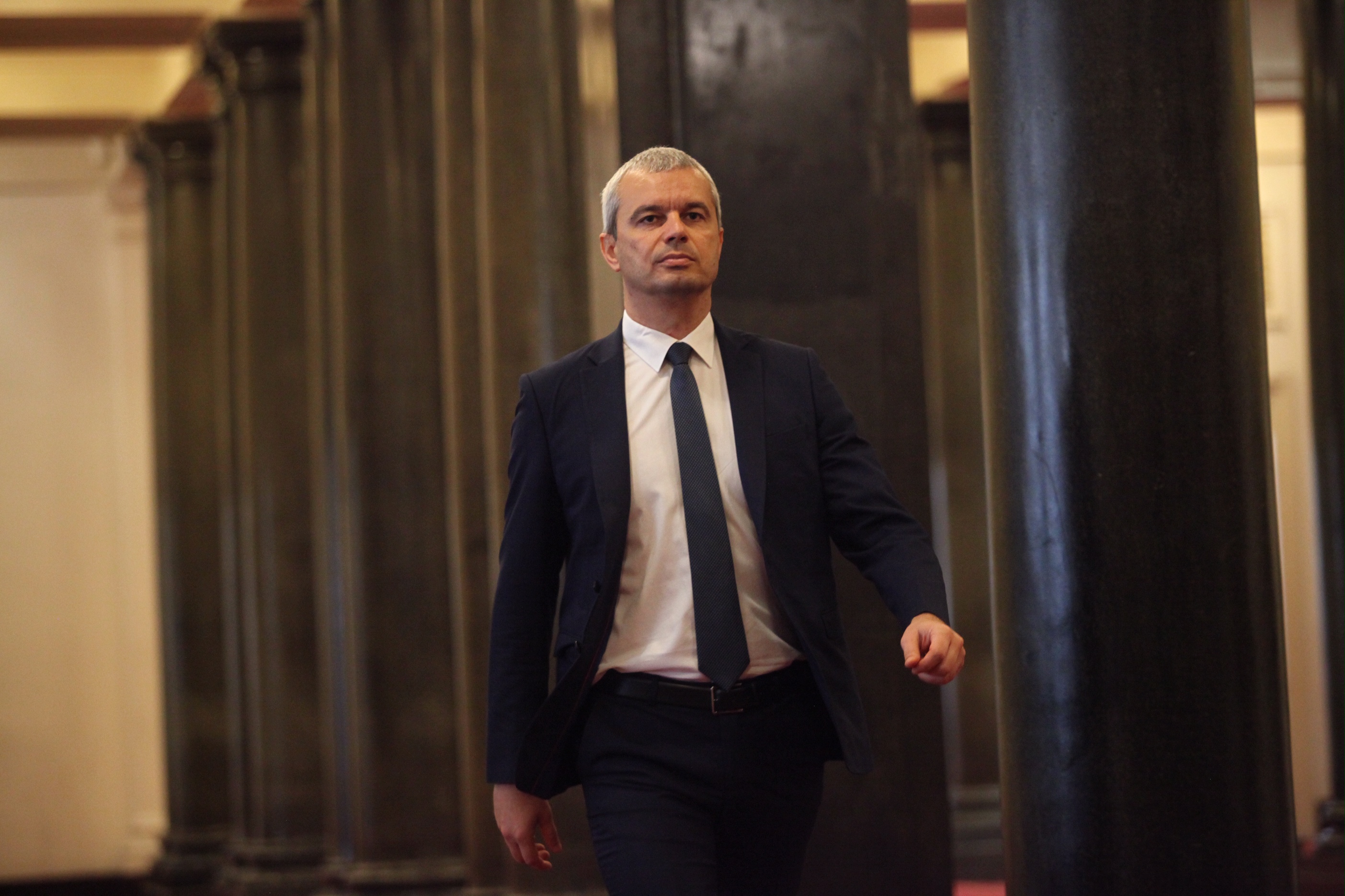 Костадин Костадинов: България не е готова да влезе в Еврозоната