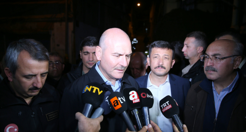 Земетресение с магнитуд 4,9 удари Измир, най-малко двама ранени