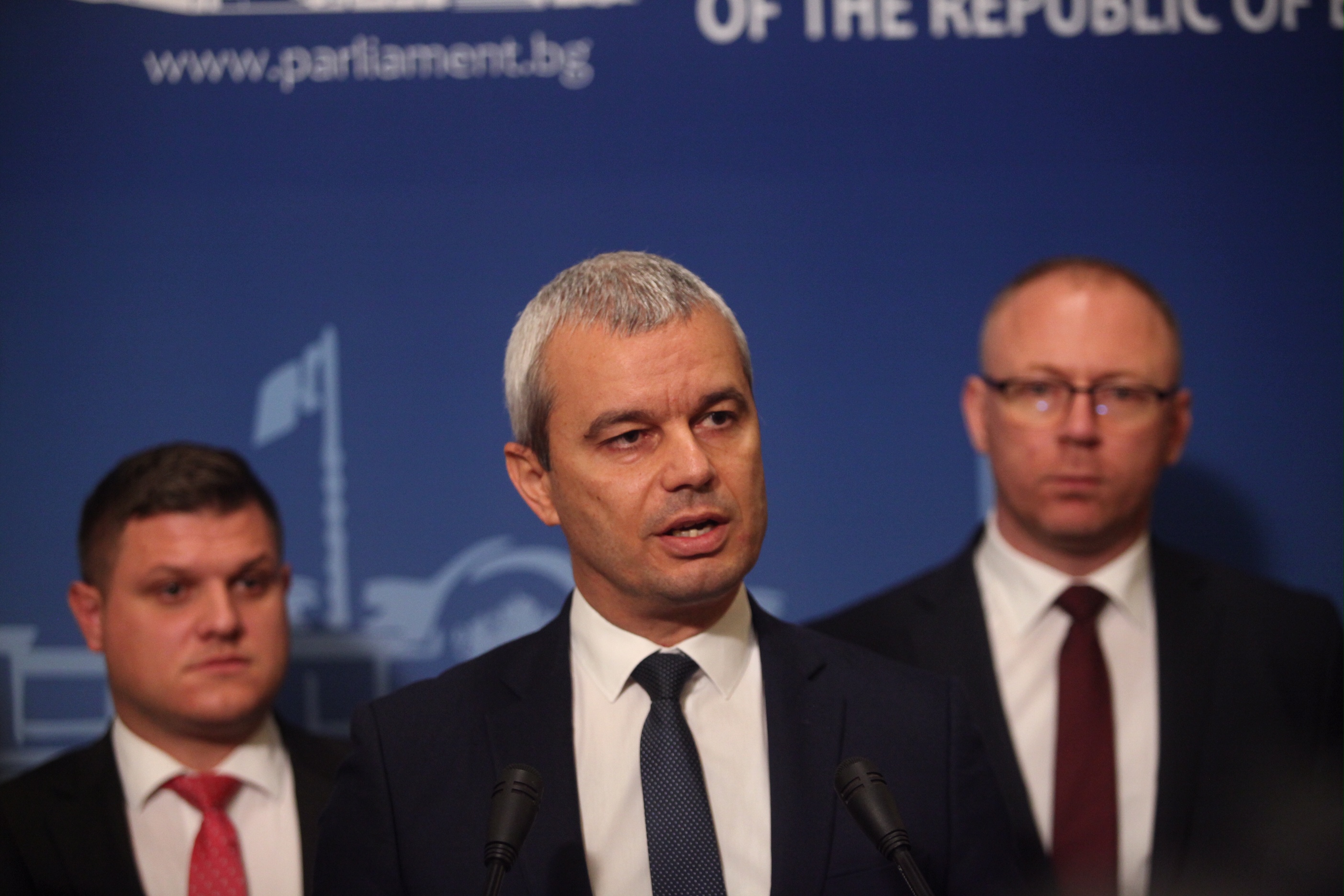 Костадин Костадинов: Пеканов лъже, няма да оставим страната да приеме еврото