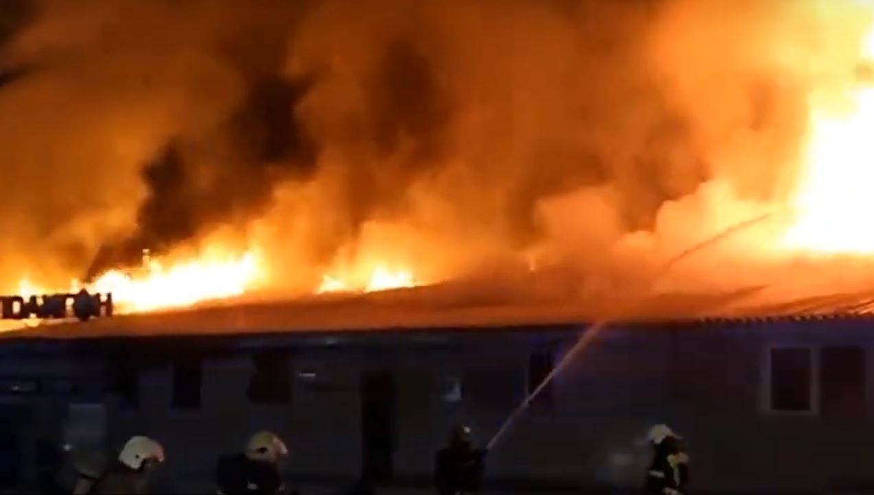 Арестуваха предполагаемия подпалвач на заведение в Русия