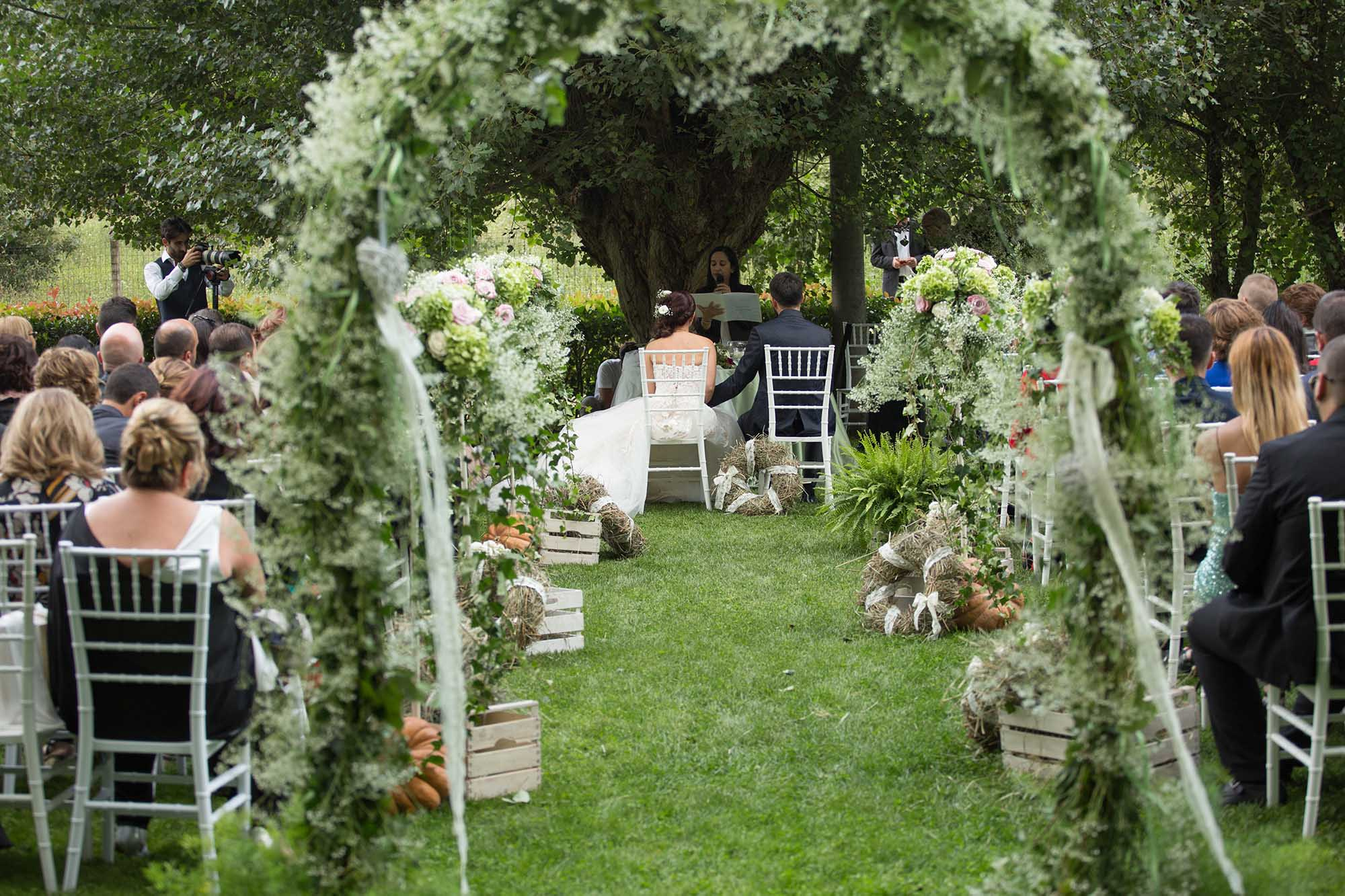 Четирима загинаха на сватба в Испания, след като автомобил се вряза в гостите