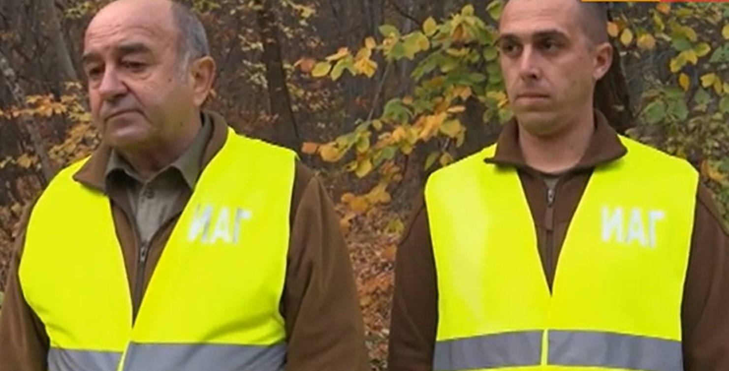 Горските служители, заляти с бензин от бракониер: Наложи се да го задържим, докато дойде МВР