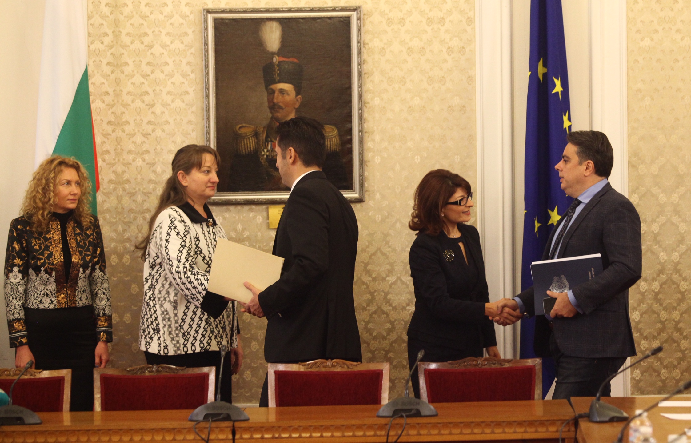 ГЕРБ и ПП правят експертна група за бюджета