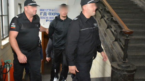 Съдът потвърди: Биячът от Русе остава в ареста
