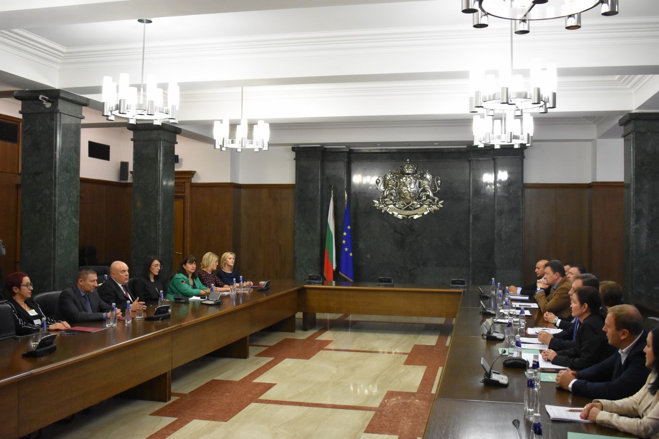 Гешев: При разпадаща се правоохранителна система, единствено местната власт и прокуратурата могат да направят нещо