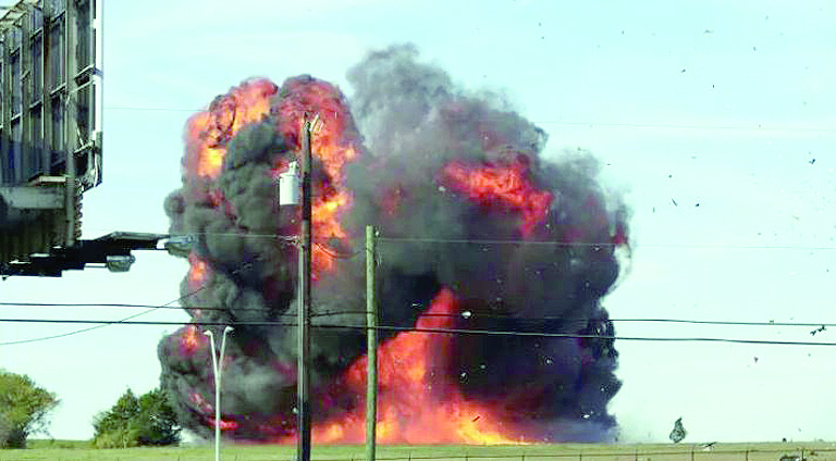 Два военни самолета се удариха на авиошоу в Далас