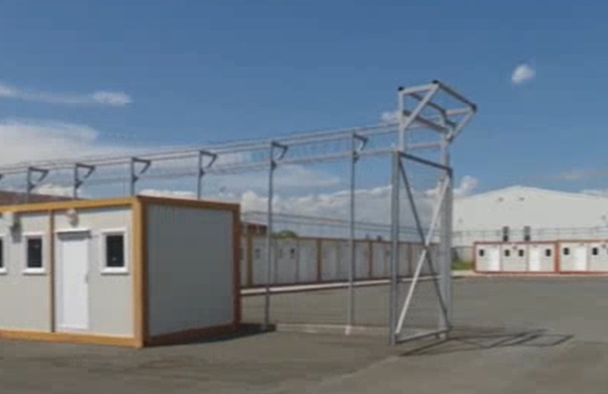 Местят украинските бежанци от Елхово в базата на БДЖ в Приморско