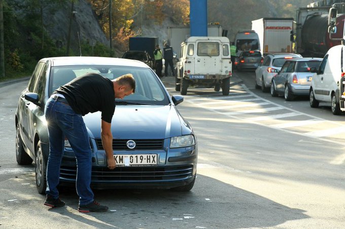 Сърбия и Косово не се разбраха за номерата на колите