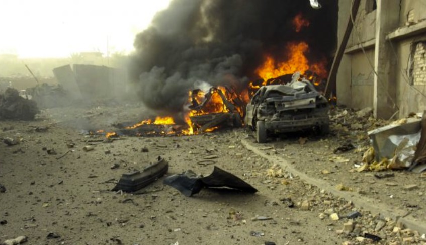 Кола бомба уби един човек и рани десетки в Тайланд