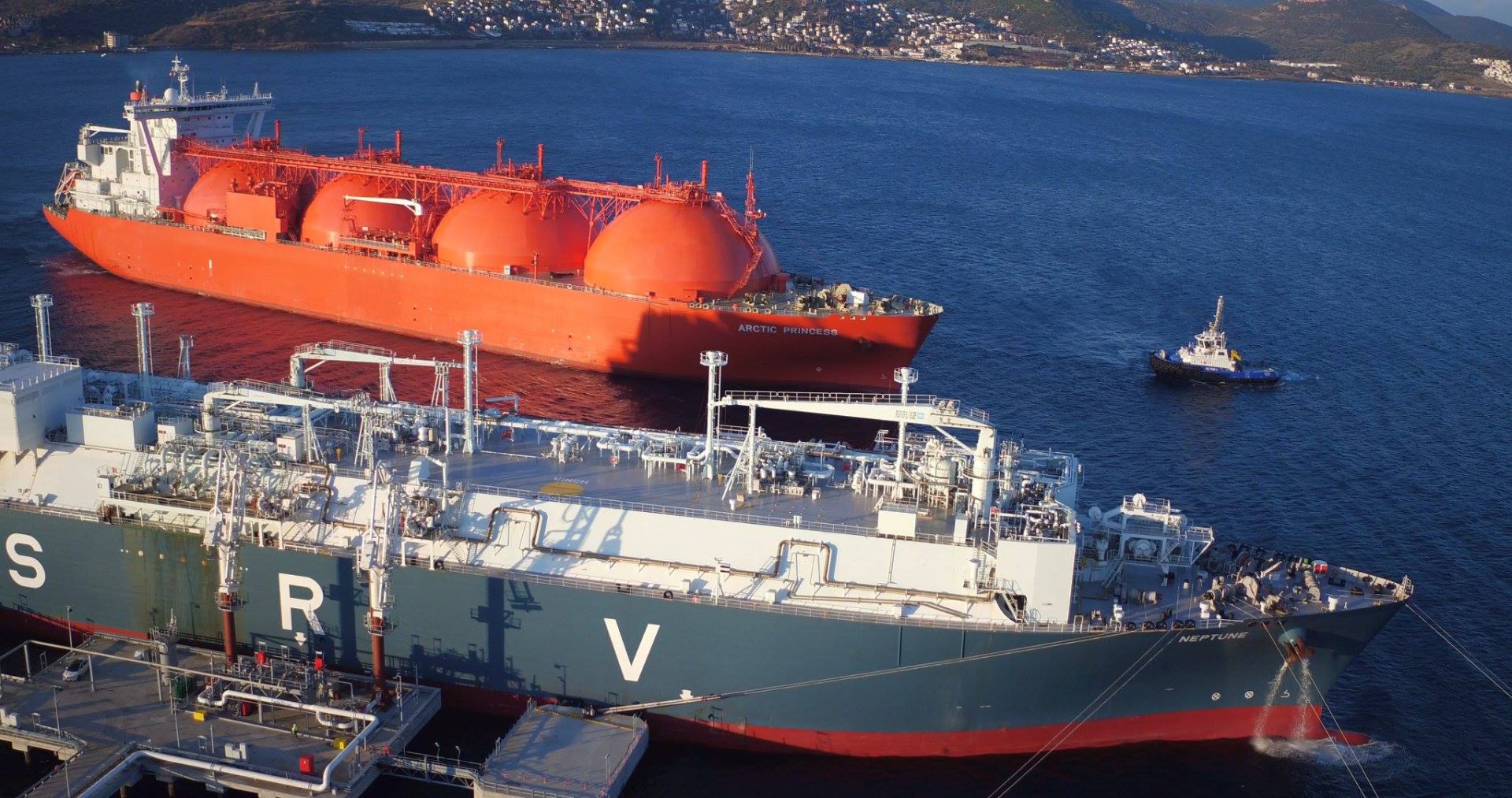 Германия прие първия си кораб - терминал за втечнен газ