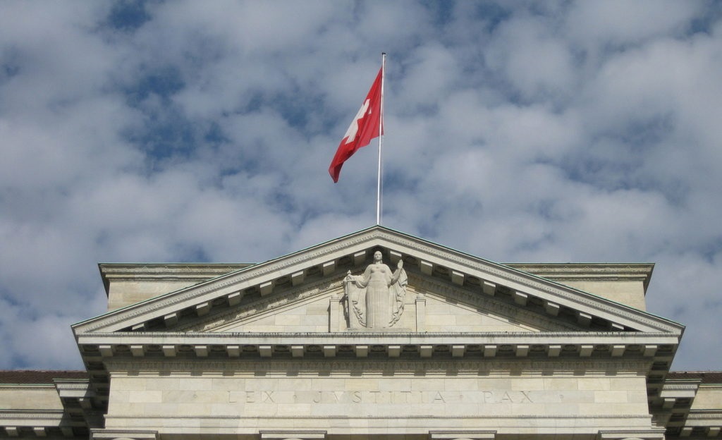 Швейцарски съд глоби студент от Русия, заплашил германски министър