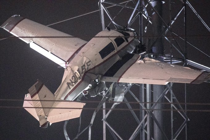 Малък самолет спря тока на десетки хиляди край Вашингтон