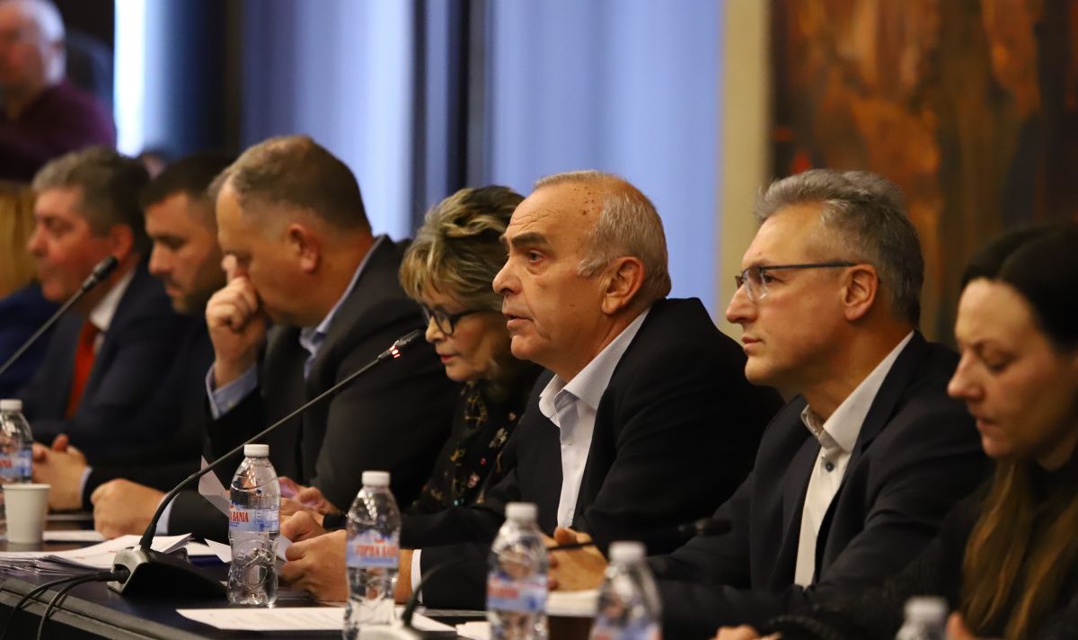 Бивши и настоящи социалисти стартираха опита за нова левица