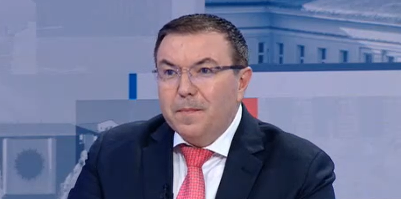 Костадин Ангелов: Проф. Габровски е безспорен авторитет и може да се справи