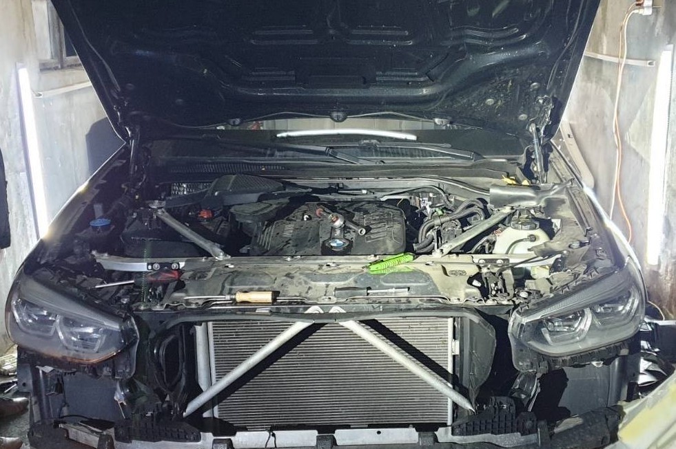 За часове криминалисти разкриха кражба на автомобил и задържаха извършителите (СНИМКИ)