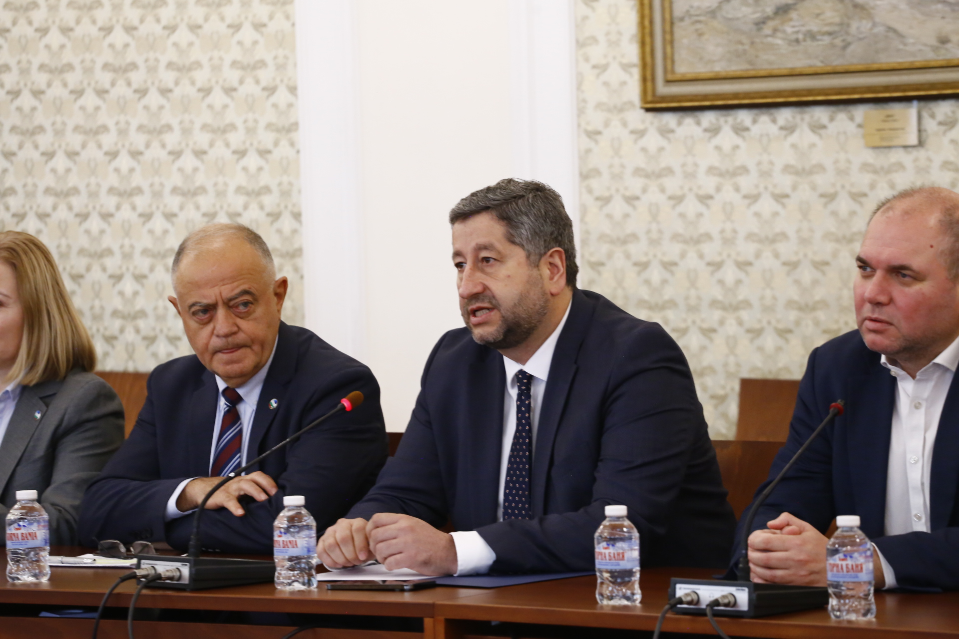 ДБ към проф. Габровски: Няма да подкрепим мандата, но ще работим с вас, ако съставите правителство (ВИДЕО)