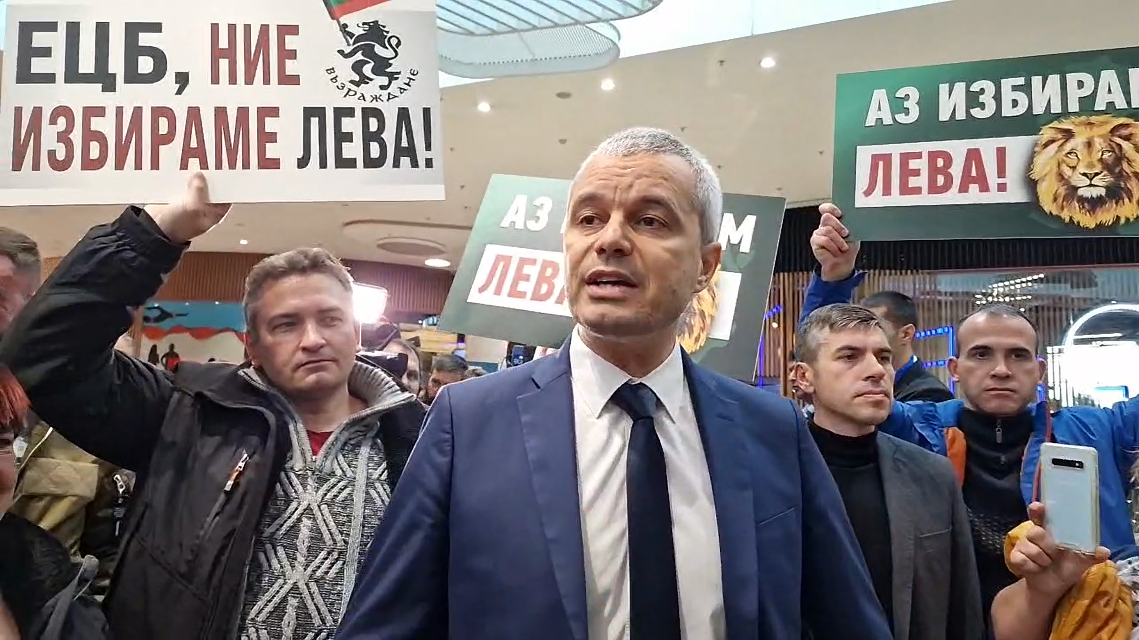 „Възраждане“ събира подписи за референдум за еврозоната (обзор)