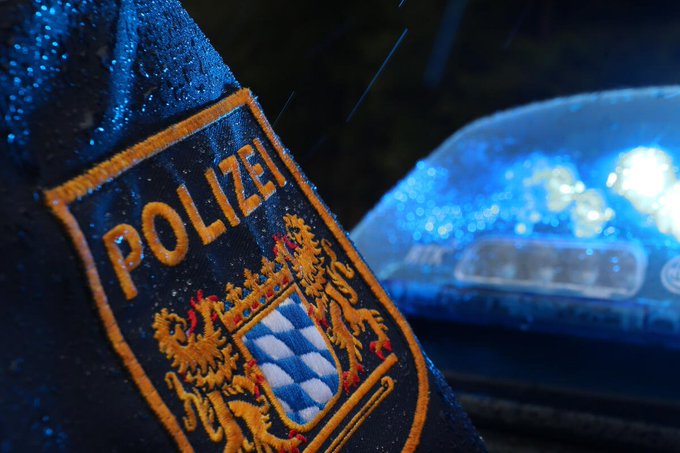 Мъж уби майка си и взе заложници в търговски център в Дрезден