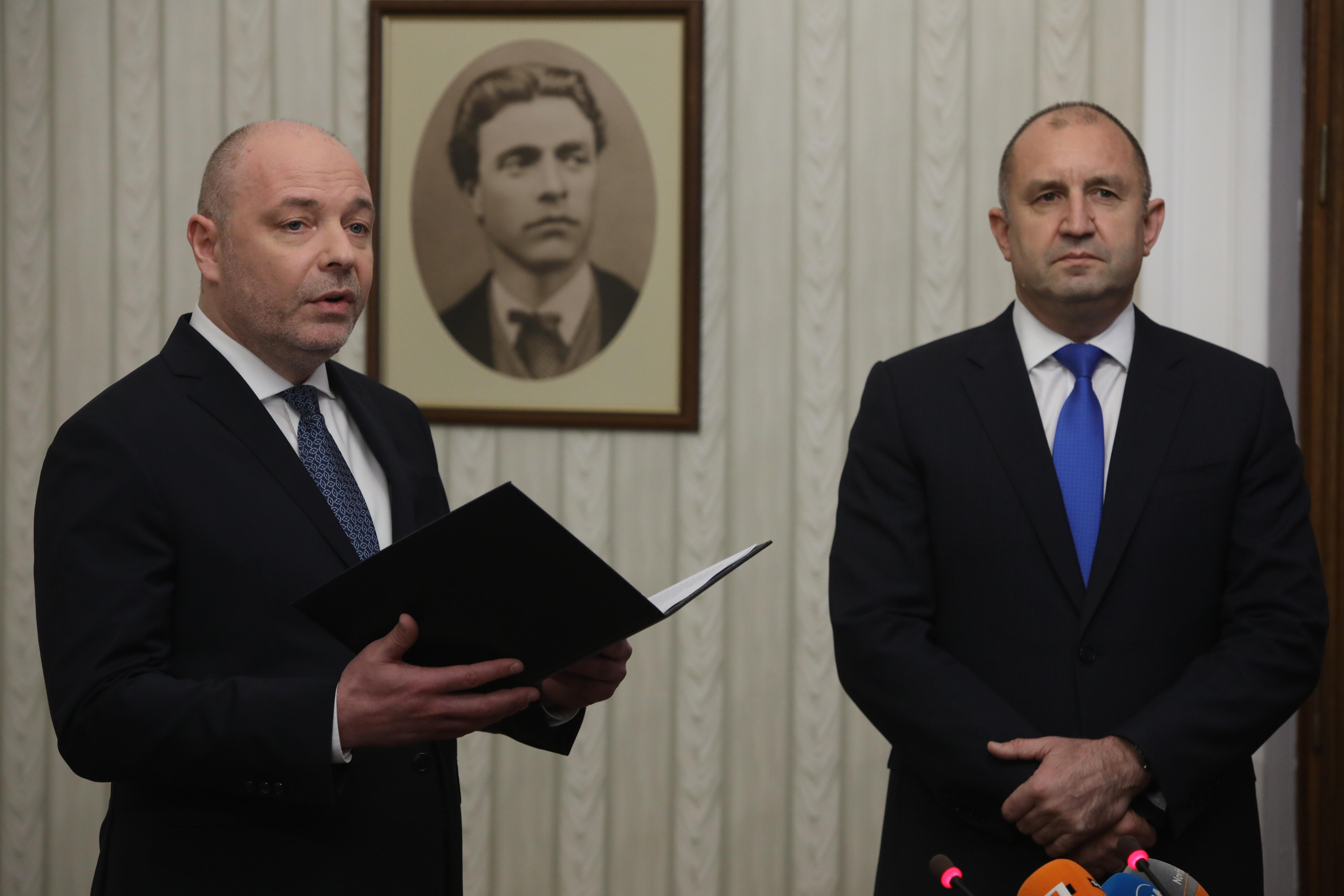 Народното събрание гласува кабинета "Габровски"