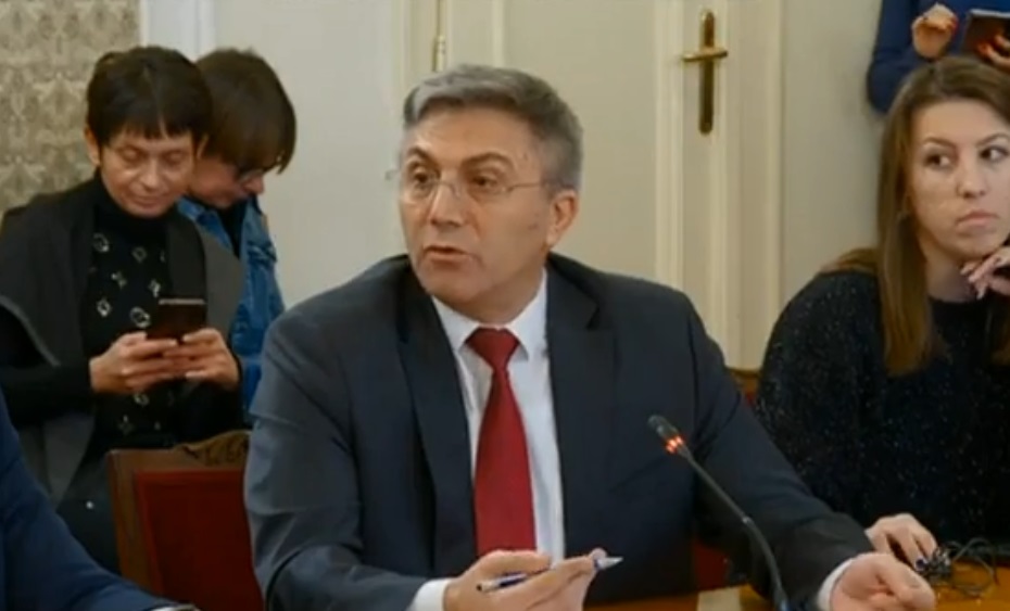 И ДПС напуснаха срещата с Денков. Карадайъ: Промяната е промяна от лошо към по-лошо