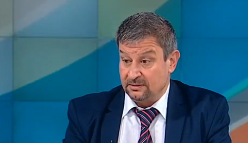 Юлиян Петров: Младите учители бягат от системата заради агресията в клас