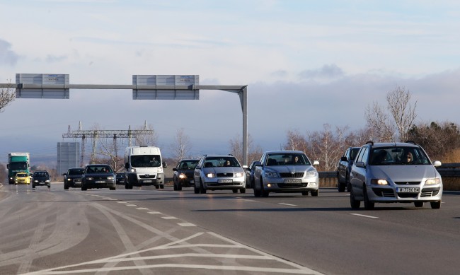 Пътната обстановка: Мъгли в сутрешните часове, МВР ще следи за неправилни маневри и висока скорост