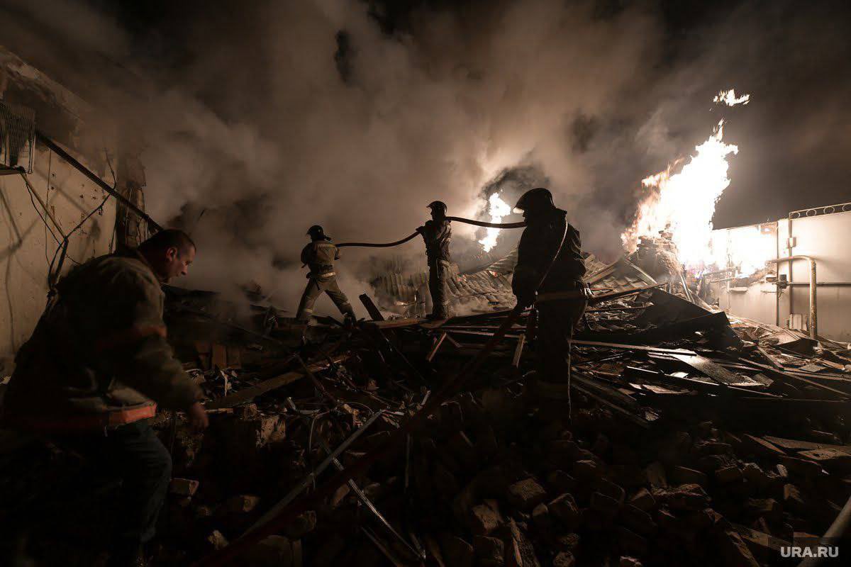 Незаконен дом за възрастни хора горя в руския град Кемерово, десетки са загинали (ВИДЕО)