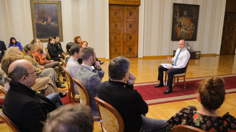 Радев: Независимо от проблемите, актьорският състав на Народния театър е сплотен