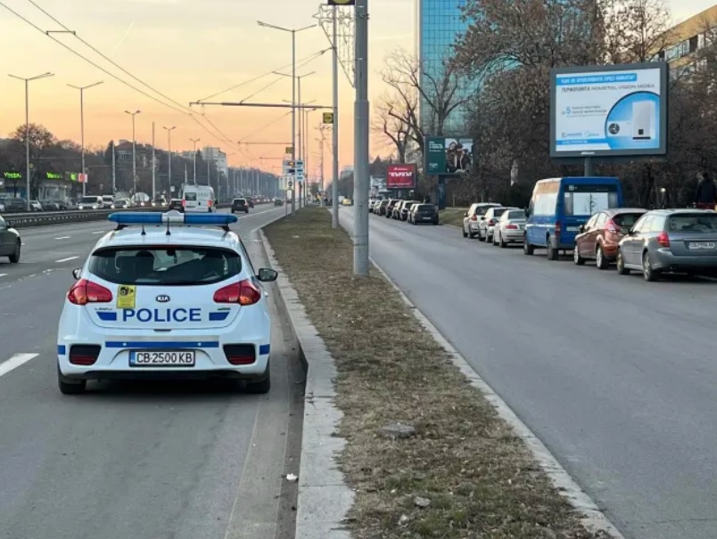 Шофьор блъсна две коли на "Цариградско шосе" в София и избяга