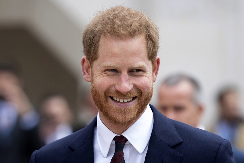 В Испания пуснаха мемоарите на принц Хари дни преди премиерата