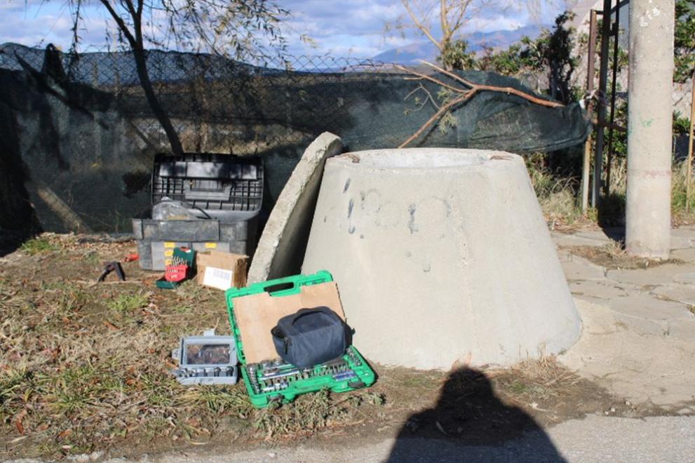 Откриха труп на младеж в шахта